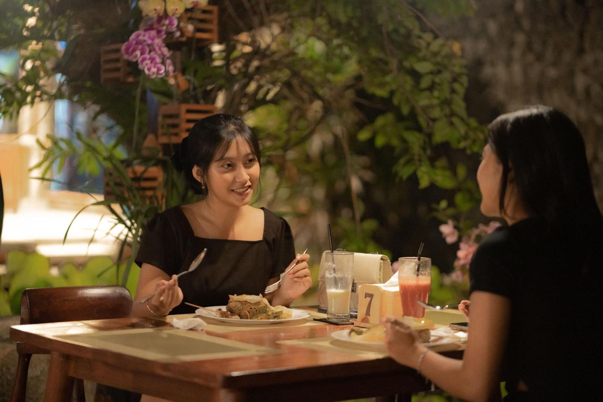 The Central Lovina Hotel & Restaurant 외부 사진